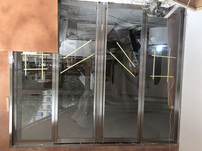 有框超高地弹门